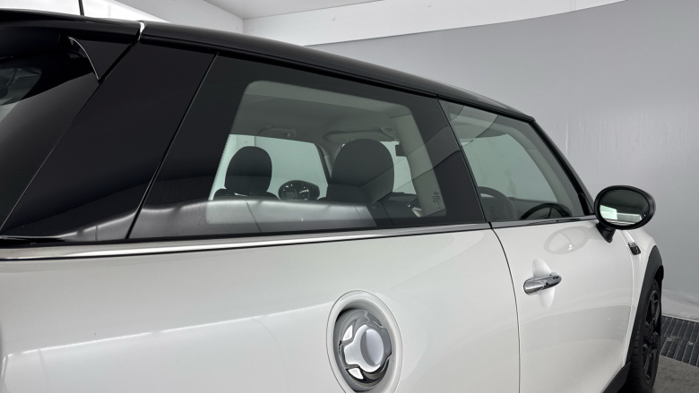 MINI Hatchback 2.0 Cooper S Classic 3dr Auto Petrol Hatchback